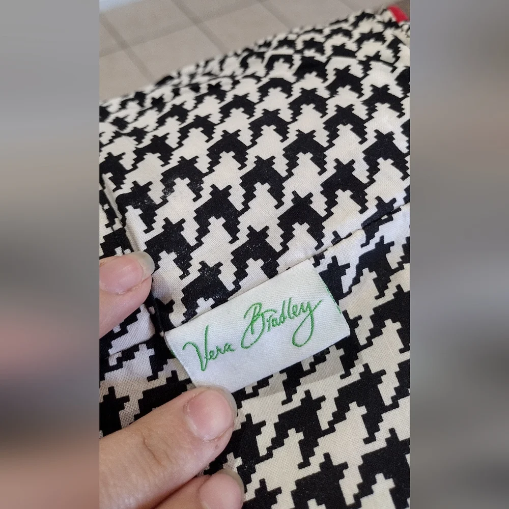 Vera Bradley Unique “Deco Daisy”